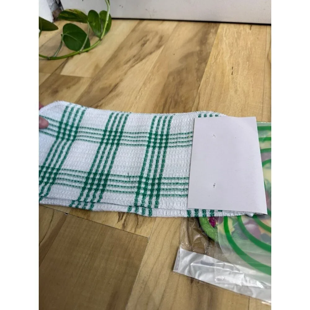 Kitchen Essentials Bundle – Dish Towels, Pot Holder & Sink Liner (New)